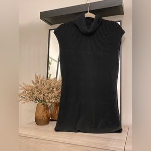 Abercrombie & Fitch Sleeveless Turtleneck Sweater Mini Dress. Size Small, Black.